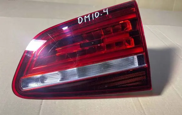 Volkswagen Sharan Tailgate rear/tail lights 7N0945308