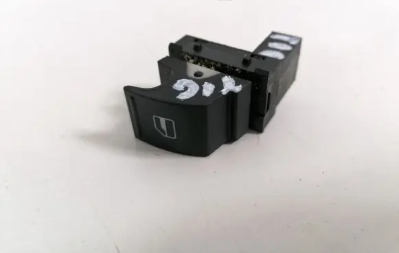 Volkswagen Tiguan Electric window control switch 7L6959855B