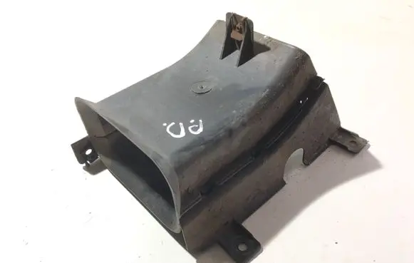 BMW 5 E60 E61 Air intake duct part 7039132