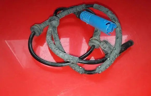 BMW X3 E83 ABS brake wheel speed sensor 0265007854
