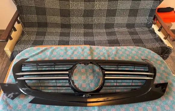 Mercedes-Benz EQC Front bumper upper radiator grill A2938883800