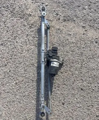 Dodge Nitro Front wiper linkage and motor 91498322