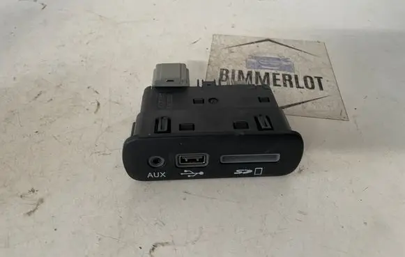 Dodge Charger USB socket connector 68206384AC