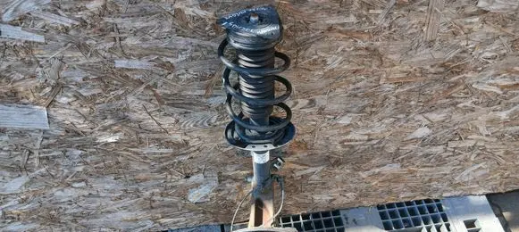 Renault Kadjar Front shock absorber with coil spring