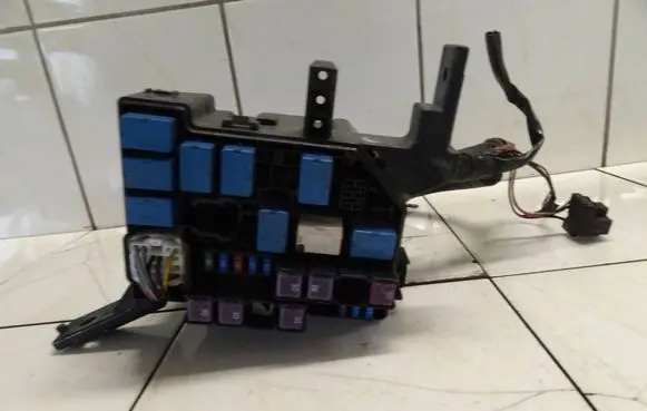 Suzuki Swift I Fuse box set