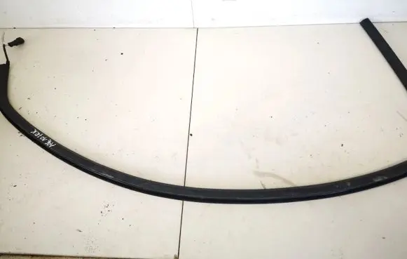 Alfa Romeo 147 Front door glass trim molding 