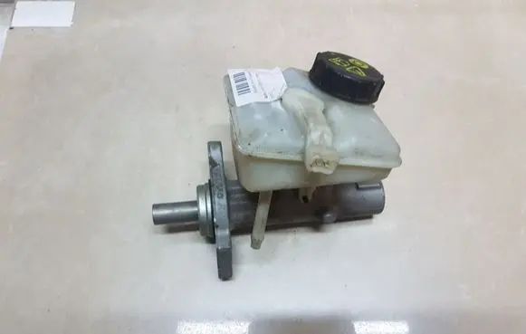 Volvo S80 Brake fluid reservoir 