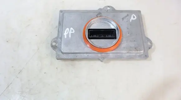 Ford Mondeo MK V Voltage converter/converter module L392172