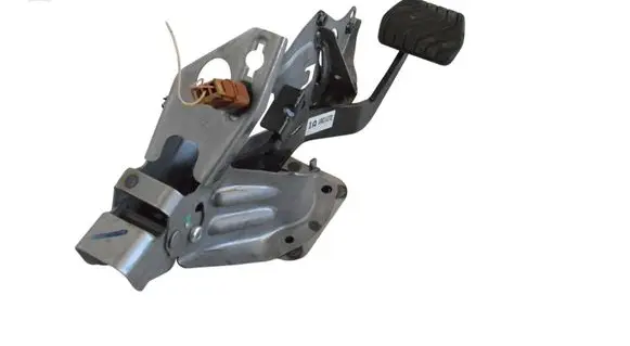 Nissan Qashqai Brake pedal 140821142702