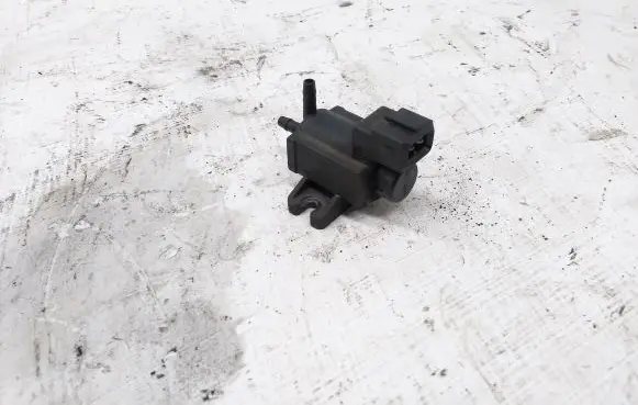 Volvo V70 Turbo solenoid valve 31219977