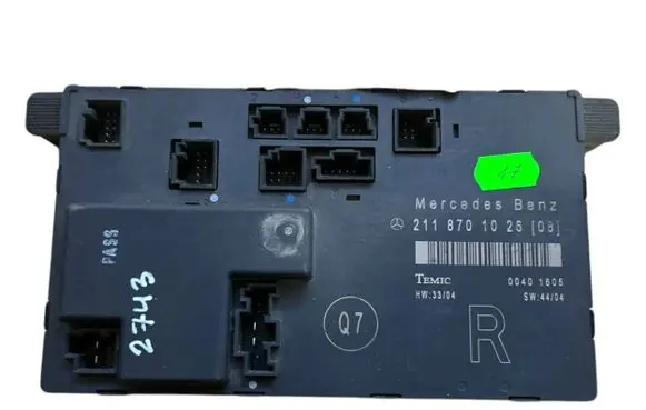 Mercedes-Benz E W211 Door control unit/module 2118701026 A2118701026