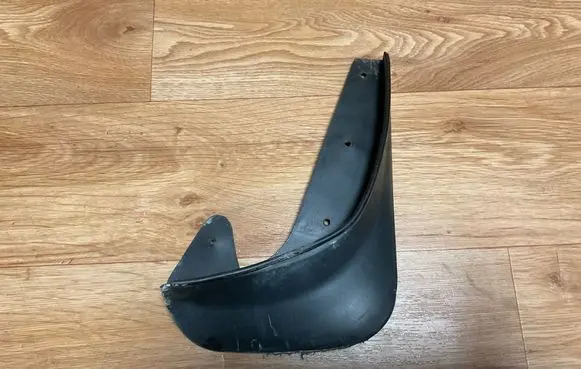 Renault Megane III Front mudguard 