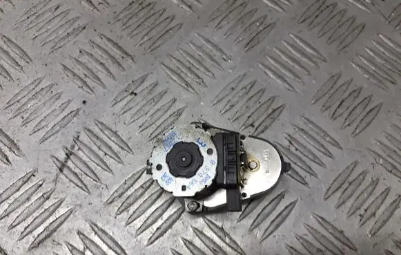 BMW 3 E46 A/C air flow flap actuator/motor 8370564