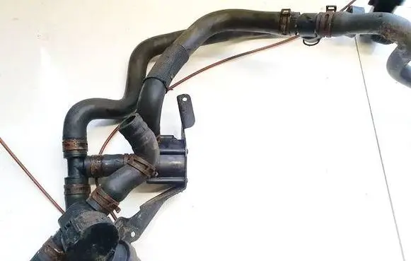 Volkswagen Golf VII Engine coolant pipe/hose n90760601