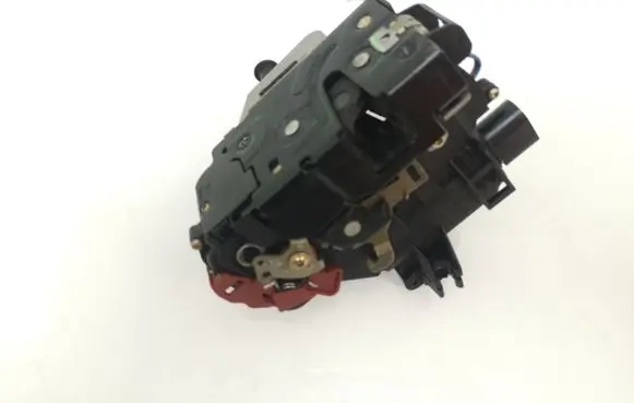 Audi A4 S4 B6 8E 8H Front door lock 8E1837016C
