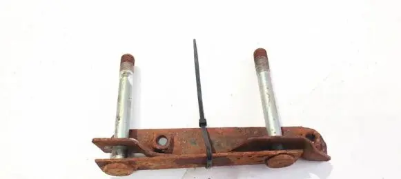 Subaru Forester SG Engine mounting bracket