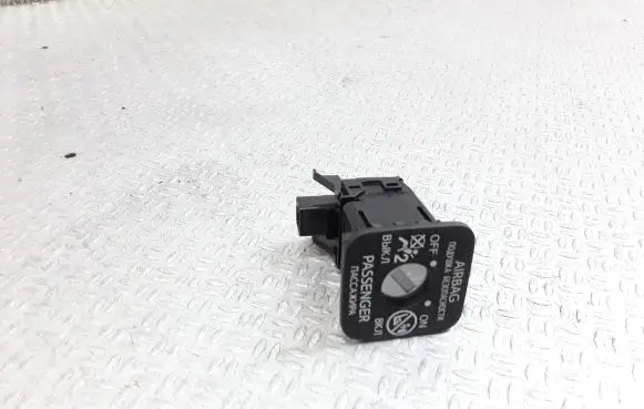 Lexus NX Passenger airbag on/off switch 