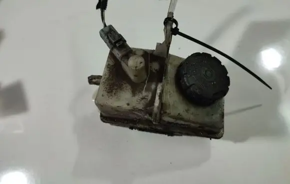 Renault Espace - Grand espace IV Brake fluid reservoir 