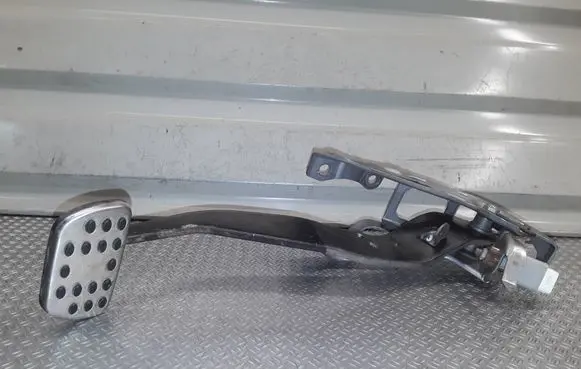 Toyota Yaris Brake pedal 