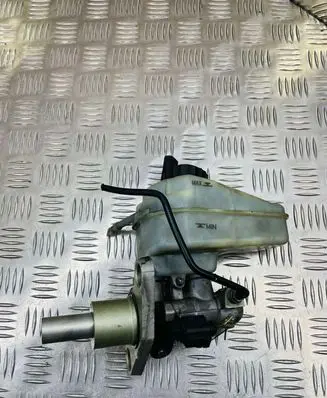 Audi A3 S3 A3 Sportback 8P Master brake cylinder
