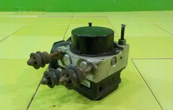 Volkswagen Golf IV ABS Pump 0265237040 XP244