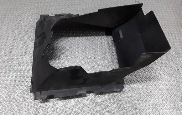 Volkswagen Touareg I Intercooler air channel guide 7L6117335A