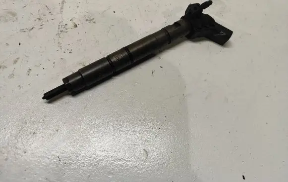 Audi A4 S4 B7 8E 8H Fuel injector 059130277AH 0445117055