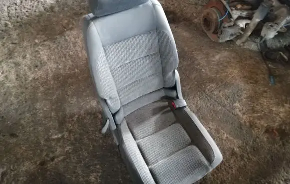 Volkswagen Touran I Rear seat 1T0883065D