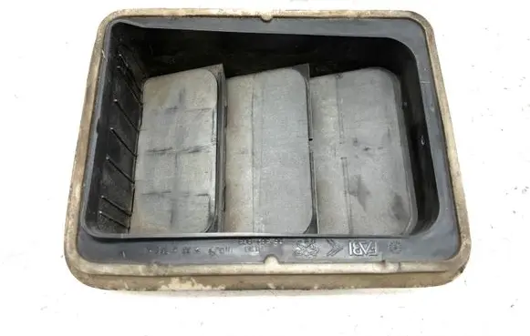 Peugeot 308 Quarter panel pressure vent 96384903 8139