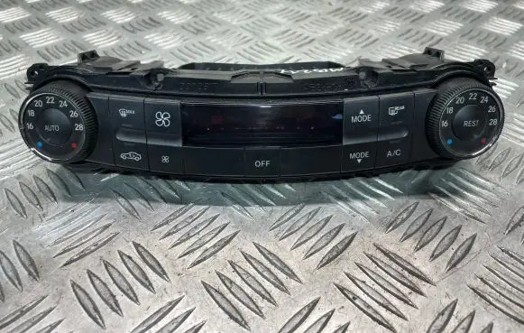 Mercedes-Benz E W211 Climate control unit 2118302390 00024607