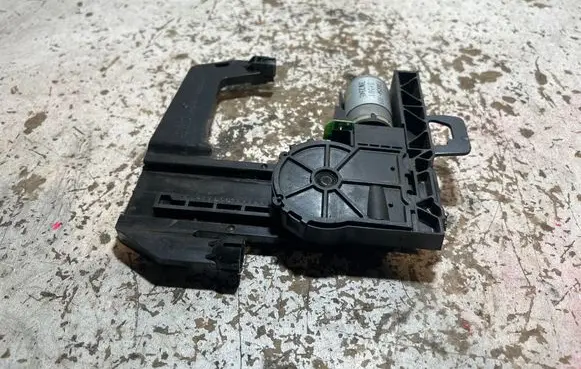 Mercedes-Benz E W212 Seat adjustment motor 0009700026 201120926 904296