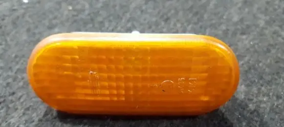 Volkswagen Golf III Front fender indicator light 3B0949117B