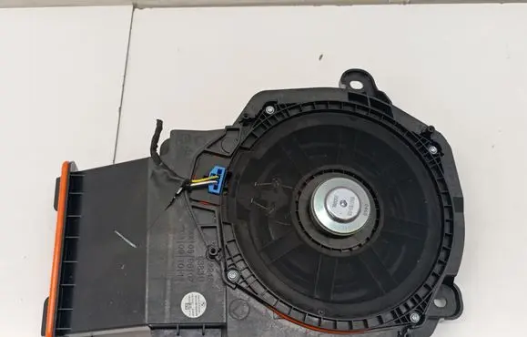 BMW iX1 Subwoofer speaker 9878329