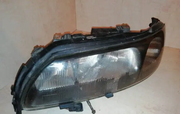 Volvo V70 Headlight/headlamp 8620686