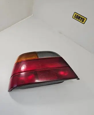 BMW 7 E38 Tail light bulb cover holder P21W32C 8379113