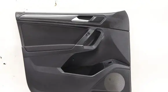 Volkswagen Tiguan Allspace Front door card panel trim 5785561
