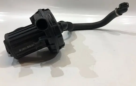BMW 7 E65 E66 Secondary air pump 
