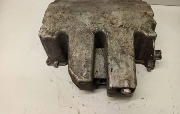Volkswagen Polo IV 9N3 Oil sump 045103603D