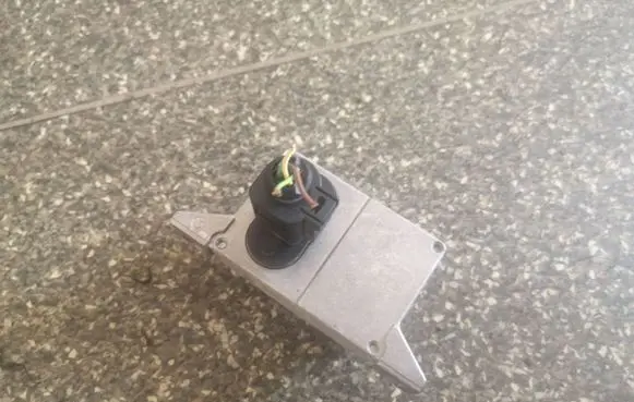 Volkswagen Touran I ESP acceleration yaw rate sensor 1K0907655B