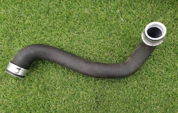 Mercedes-Benz E W211 Engine coolant pipe/hose A2115015482