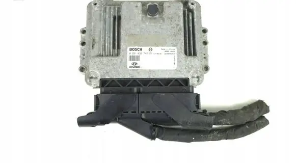 KIA Carens II Engine control unit/module ECU 0281032748