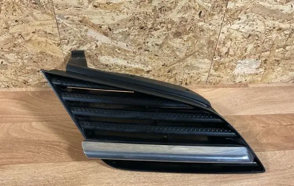 Nissan Primera Front bumper upper radiator grill 62320AU300