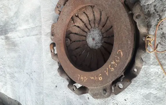 Opel Corsa B Pressure plate 