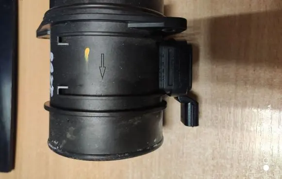 Renault Master III Mass air flow meter 8200914647