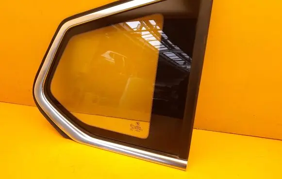 BMW X3 F25 Rear side window 7205642