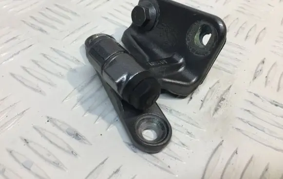 Mercedes-Benz A W176 Rear door upper hinge A046572