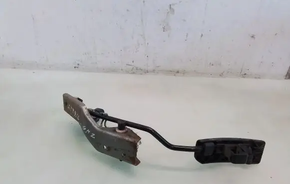 Nissan X-Trail T30 Accelerator throttle pedal