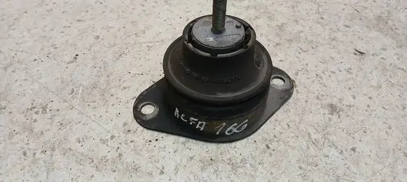 Engine mount bracket