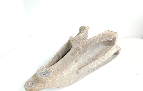Volkswagen Transporter - Caravelle T5 Engine mounting bracket 7E0199370