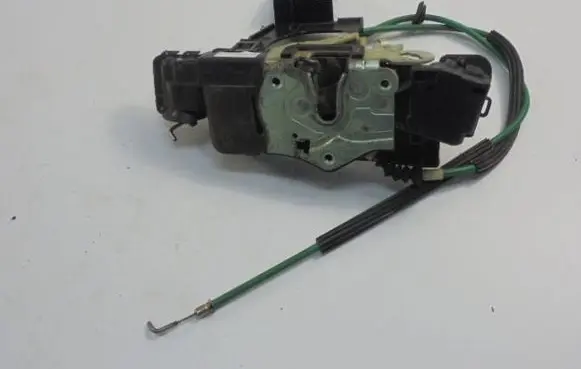 Fiat Stilo Front door lock 51736478